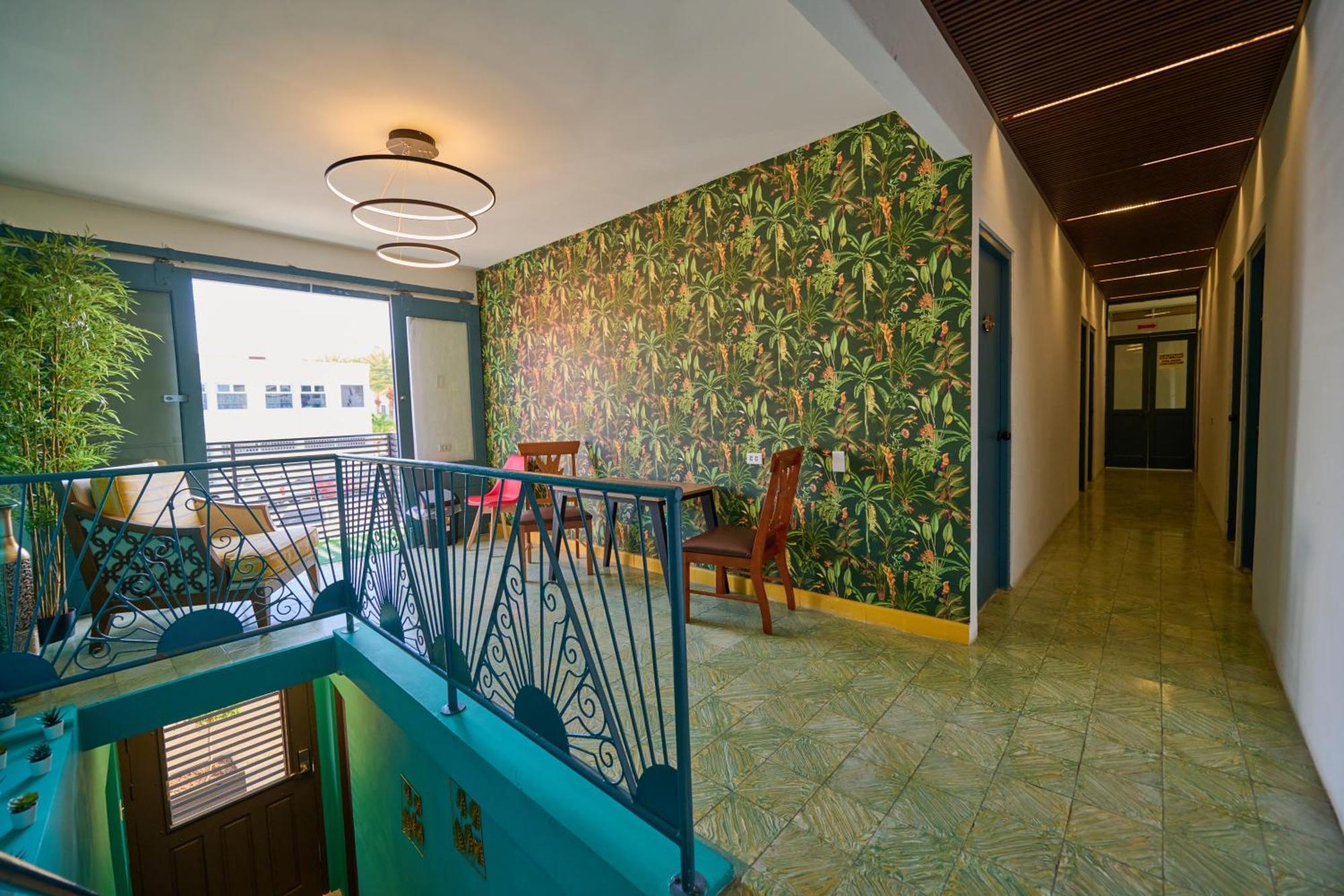 Central Boutique Hotel Oranjestad Bagian luar foto