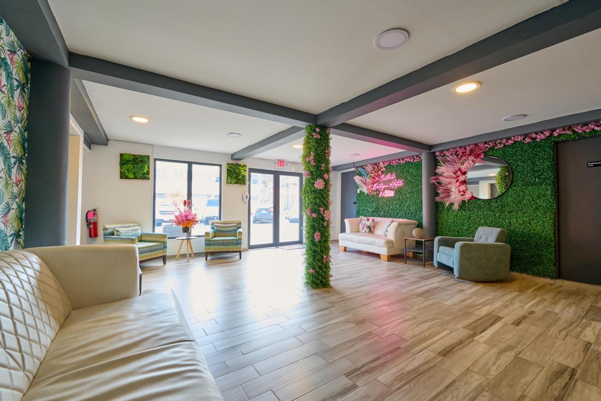 Central Boutique Hotel Oranjestad Bagian luar foto
