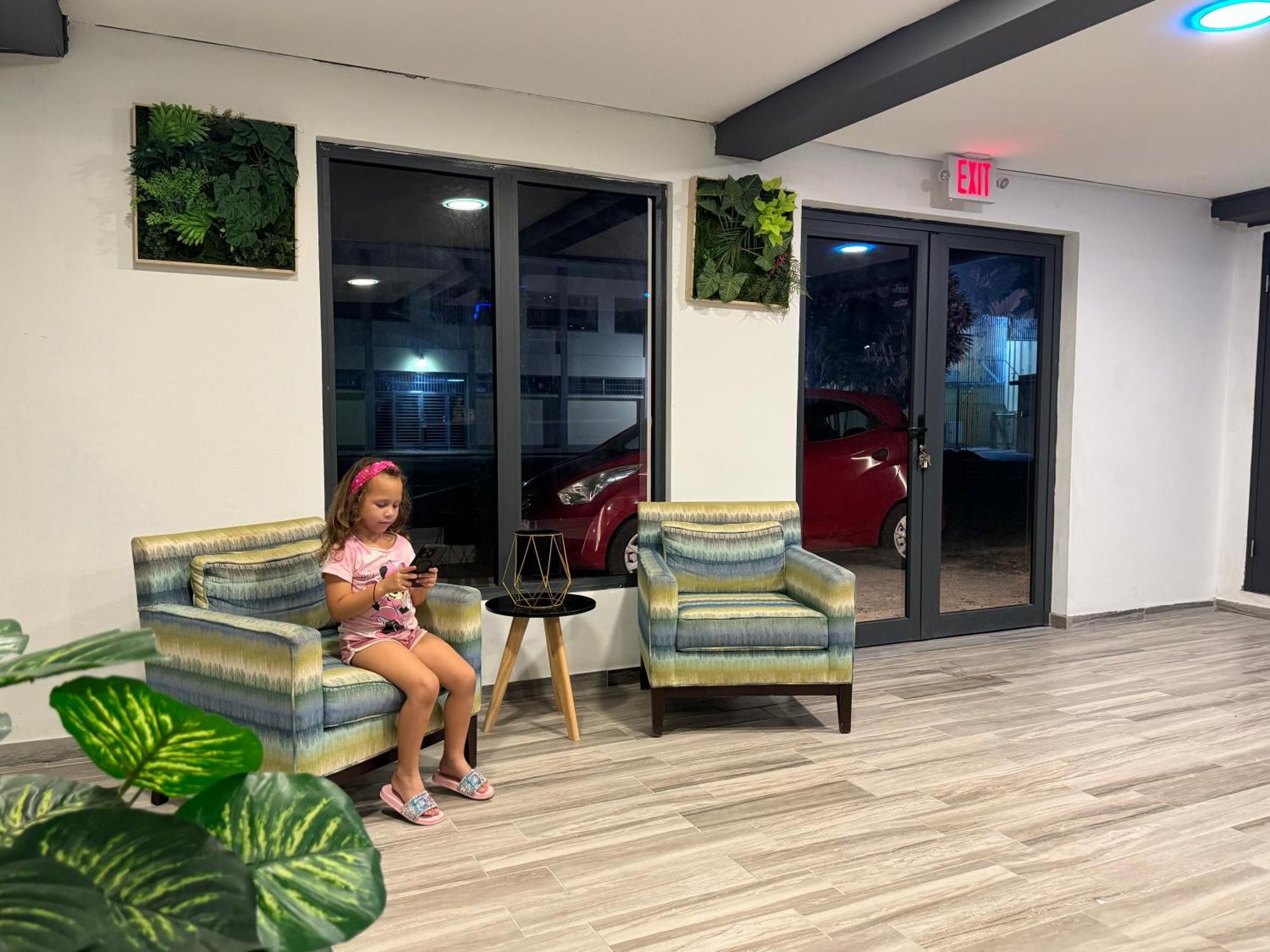 Central Boutique Hotel Oranjestad Bagian luar foto