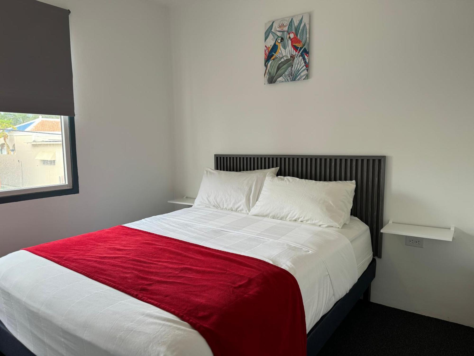 Central Boutique Hotel Oranjestad Bagian luar foto